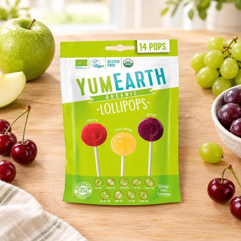 YUMEARTH Органические фруктовые чупа-чупс (яблоко, вишня, виноград) на палочке с кислинкой 14 шт/уп