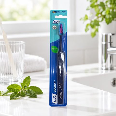 Зубная щетка TePe Colour soft